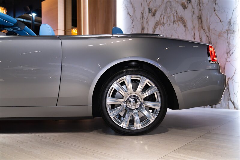 Used 2016 Rolls-Royce Dawn RWD image 14