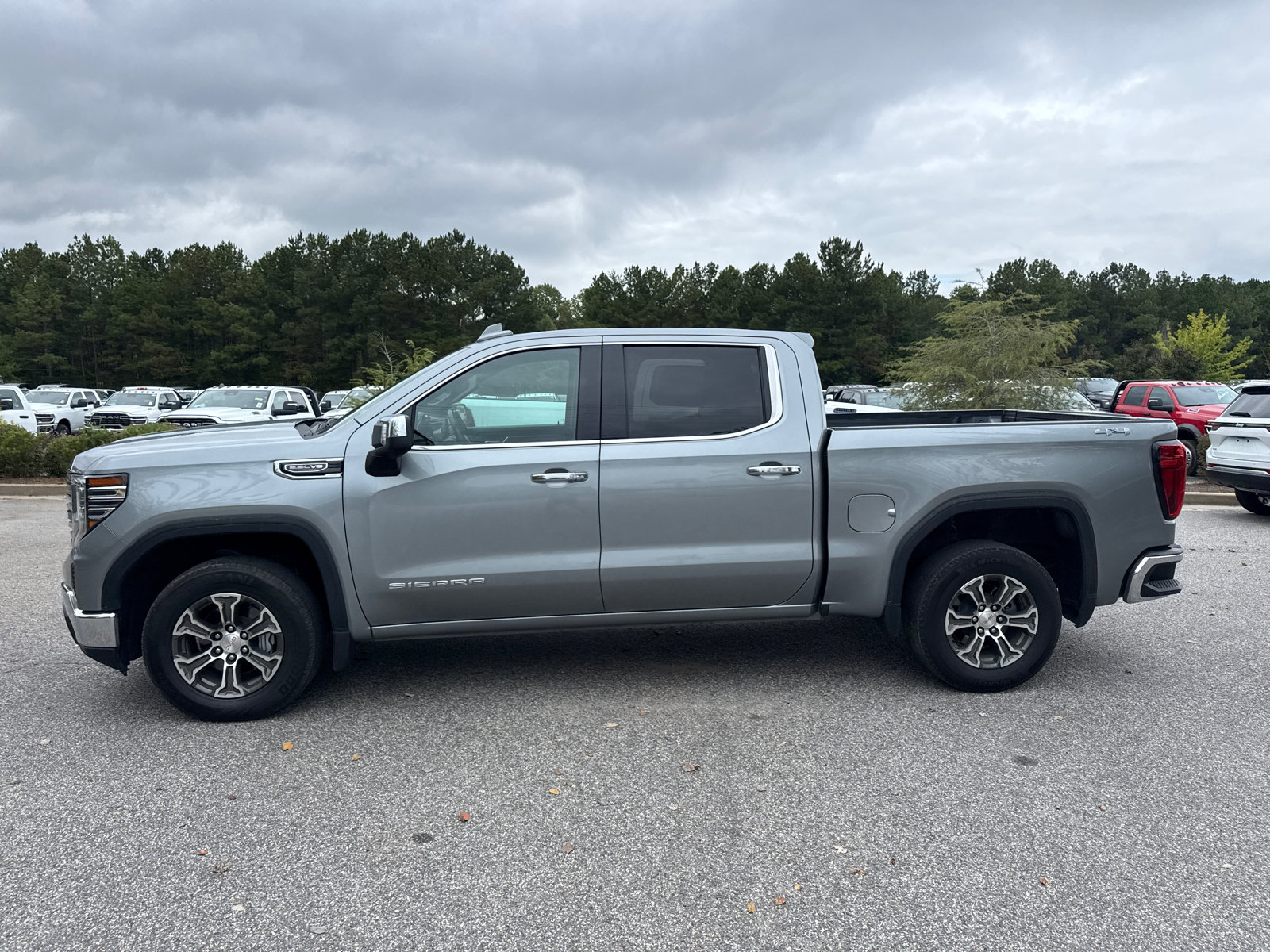 Used 2025 GMC Sierra 1500 SLT AWD/4WD image 11