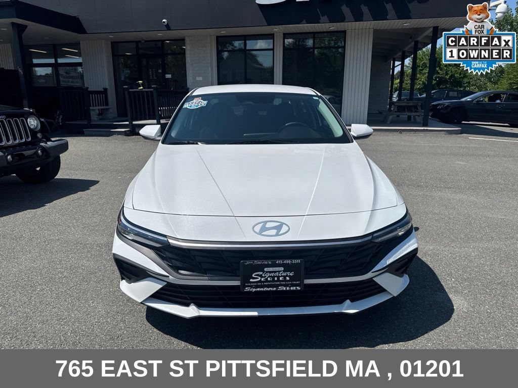 Used 2025 Hyundai Elantra SE FWD image 2