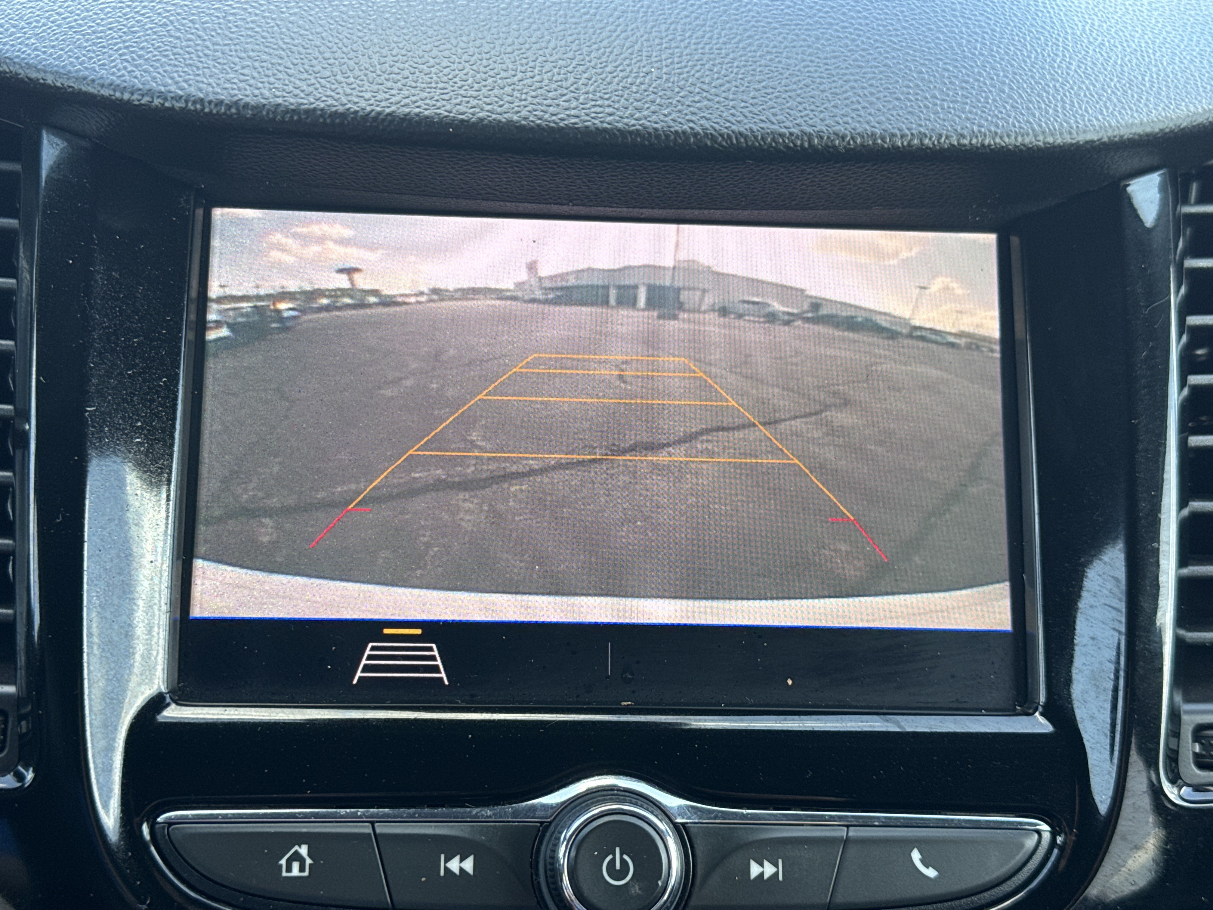 Used 2022 Chevrolet Trax LT FWD image 27