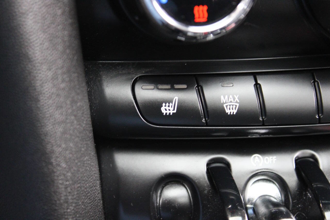 Used 2015 MINI Cooper 4-Door Hardtop image 42