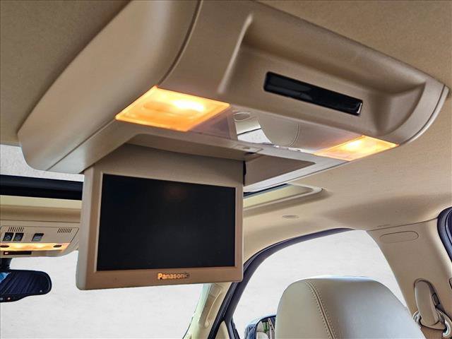 Used 2011 Cadillac Escalade Luxury RWD image 18