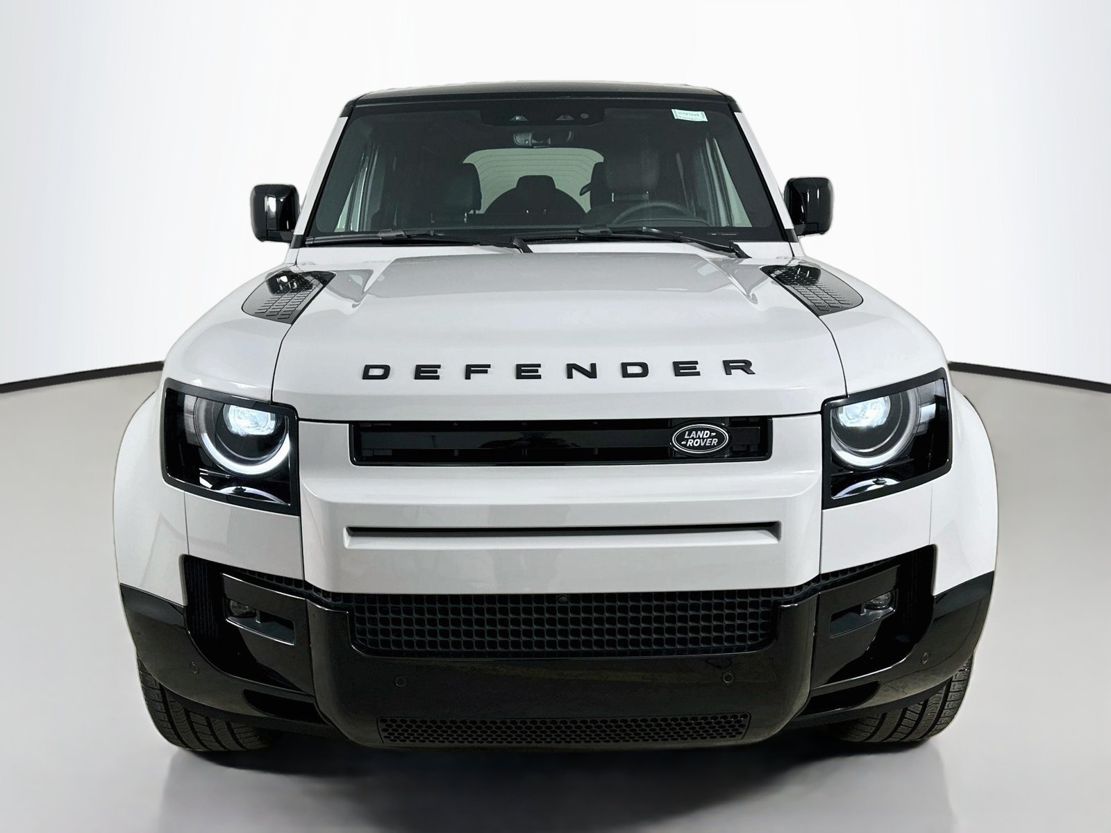 New 2026 Land Rover Defender 110 X-Dynamic SE AWD/4WD image 2