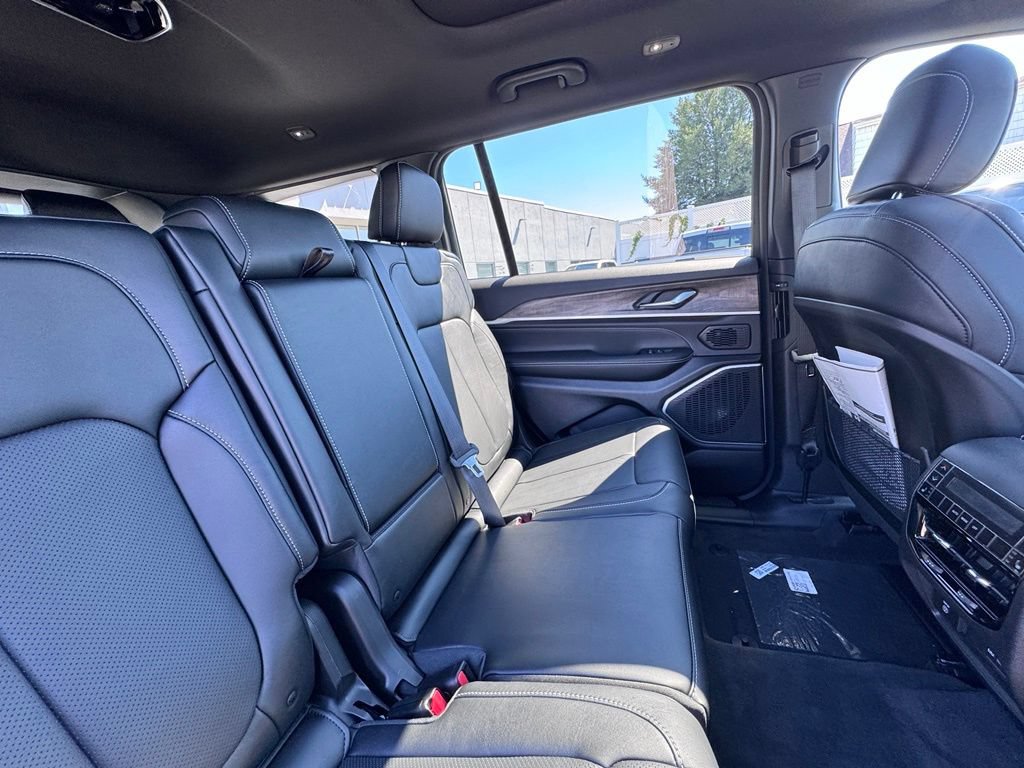 New 2027 Jeep Grand Cherokee L Limited AWD/4WD image 23