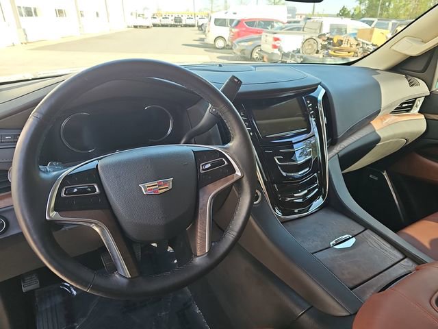 Used 2016 Cadillac Escalade ESV Luxury image 16