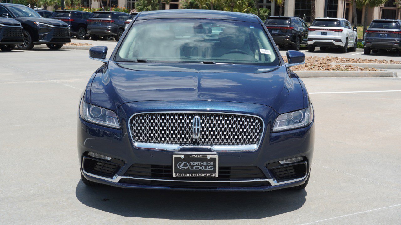 Used 2017 Lincoln Continental Select FWD image 2