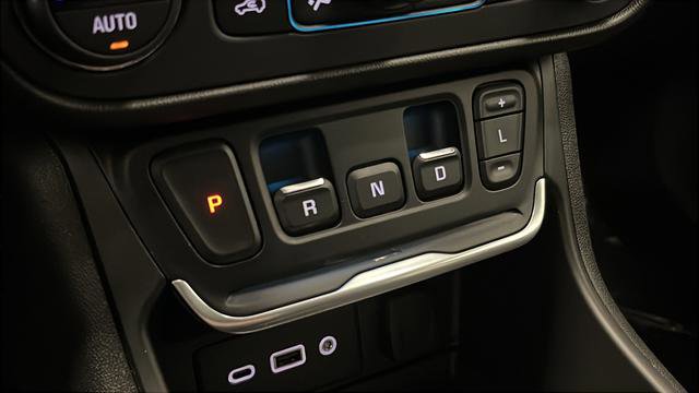 Used 2020 GMC Terrain SLE w/ Driver Convenience Package image 18