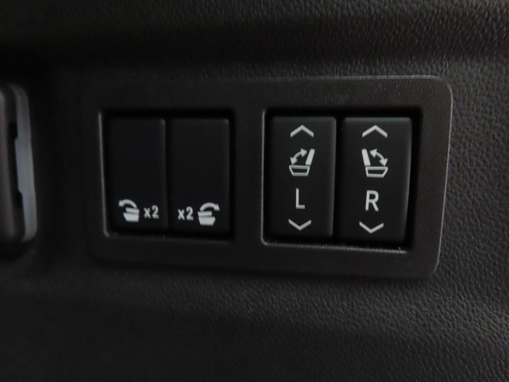 Used 2026 GMC Yukon XL AT4 Ultimate AWD/4WD image 45