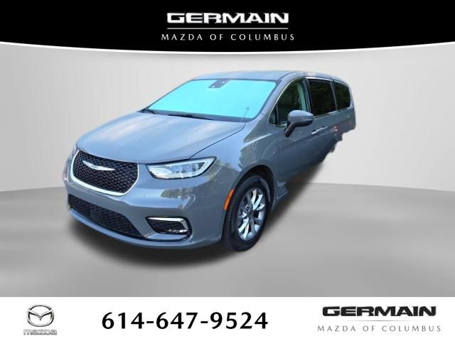Used 2023 Chrysler Pacifica Touring-L AWD/4WD image 4