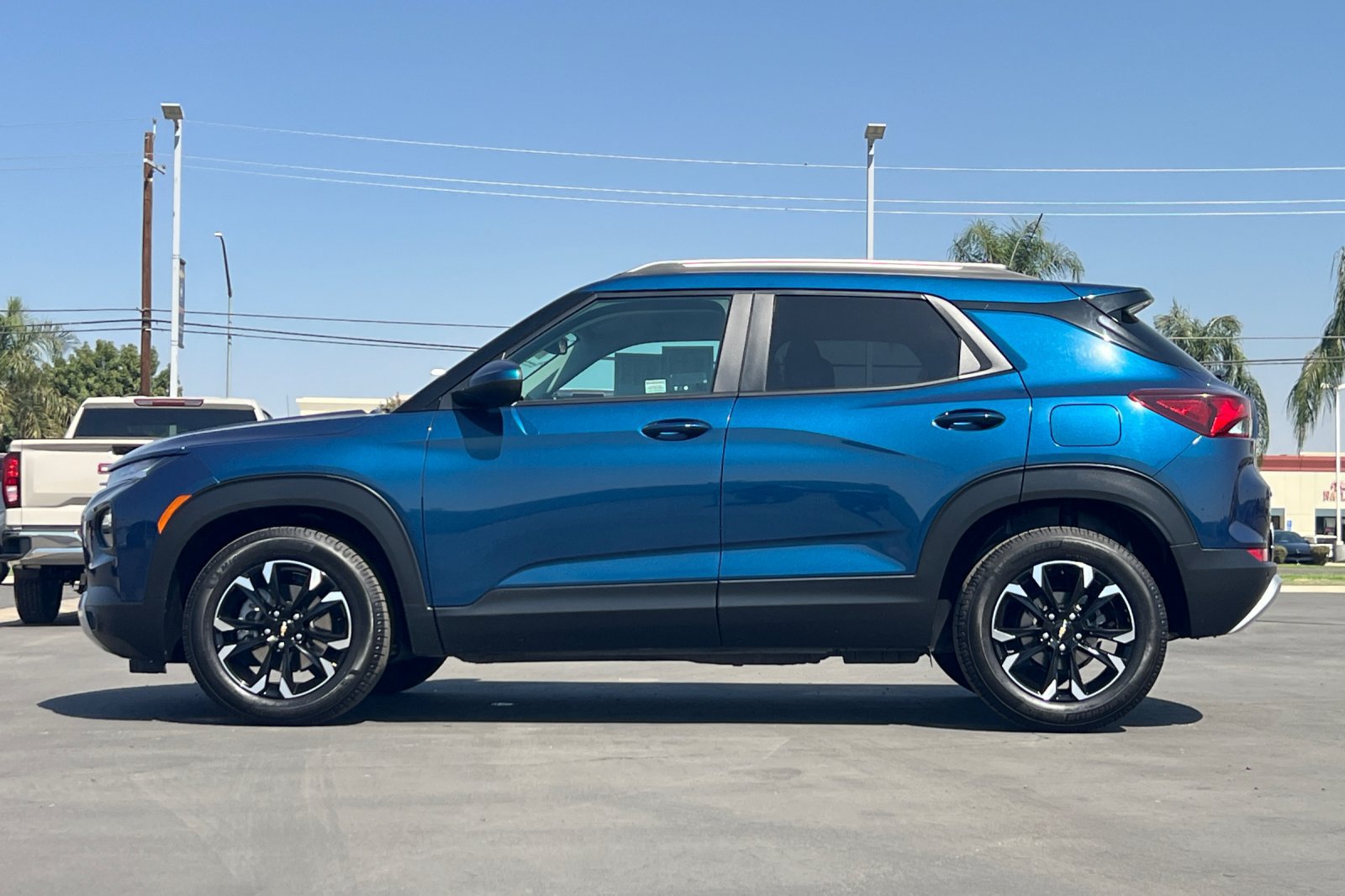 Used 2021 Chevrolet TrailBlazer LT w/ Convenience Package FWD image 8
