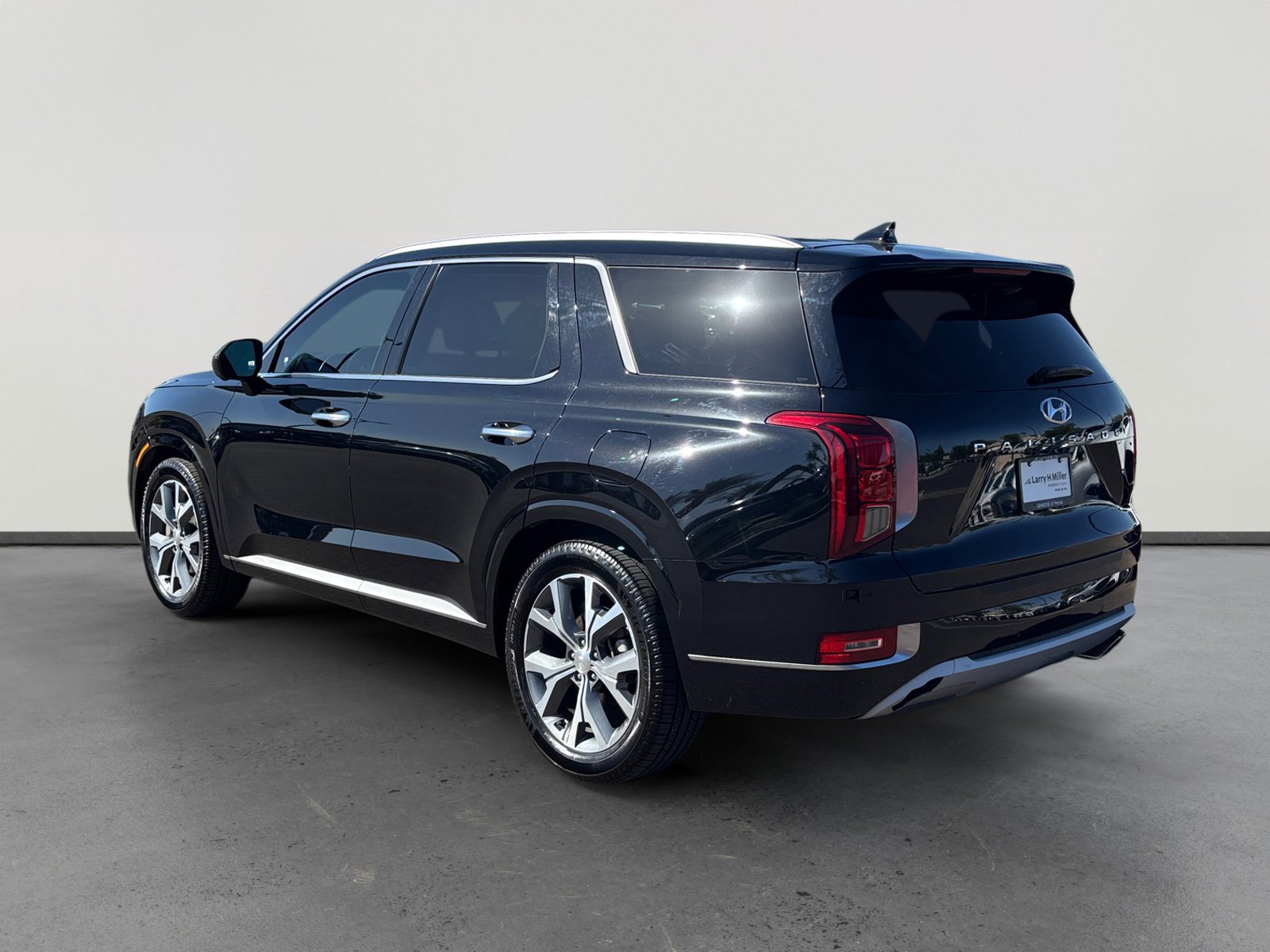 Used 2021 Hyundai Palisade Limited w/ Cargo Package FWD image 3