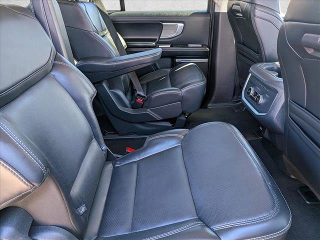 Used 2025 Ford Expedition Platinum AWD/4WD image 22