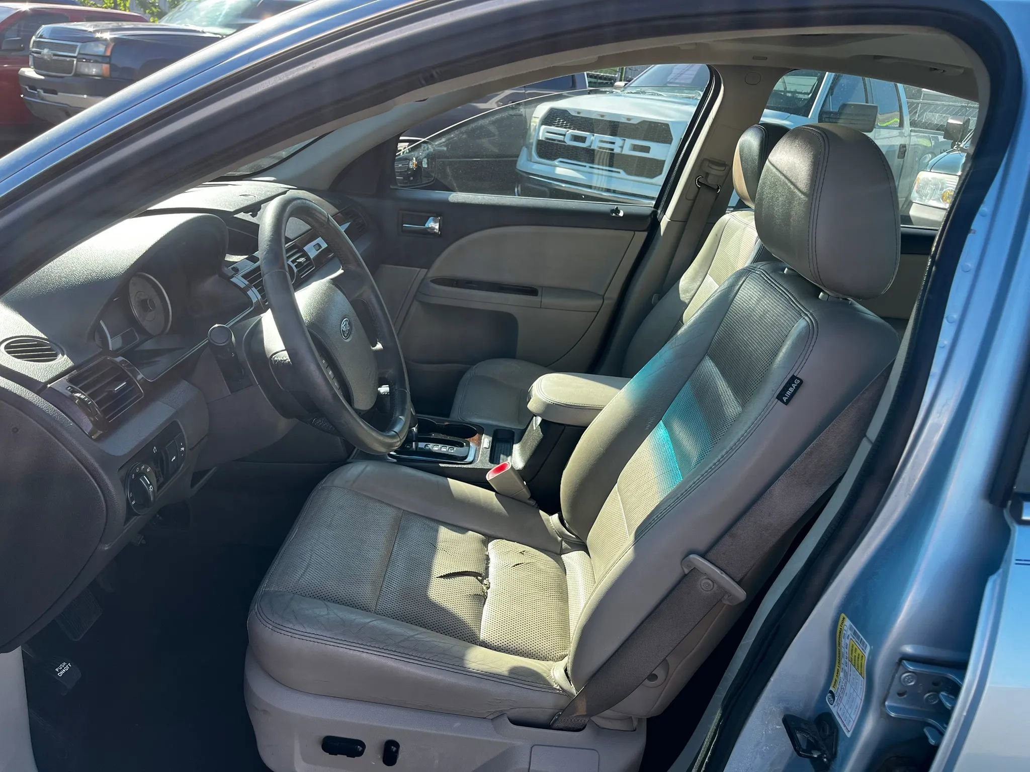 Used 2009 Ford Taurus Limited FWD image 9
