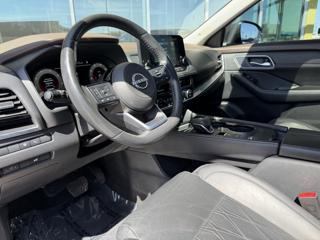 Used 2022 Nissan Rogue Platinum w/ Head-Up Display Package FWD image 32