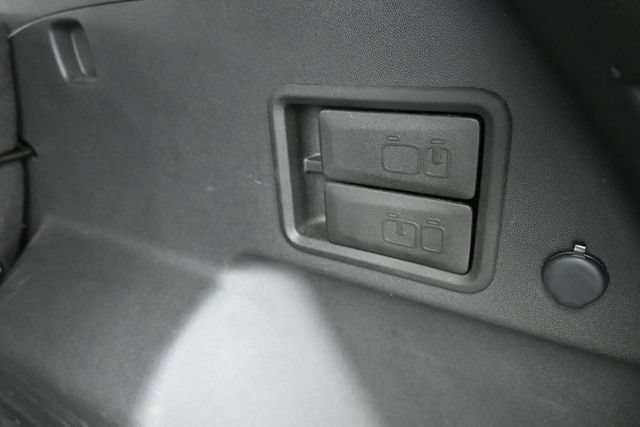 Used 2023 Chevrolet Equinox LT FWD image 13
