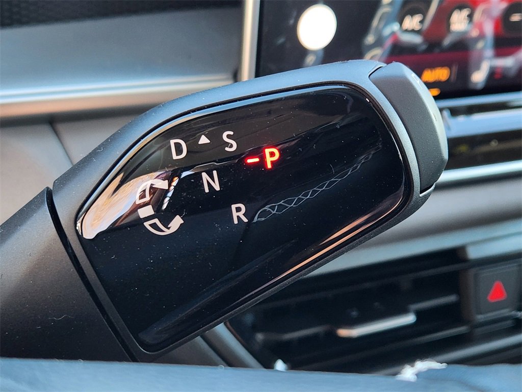 New 2025 Volkswagen Tiguan SE image 15