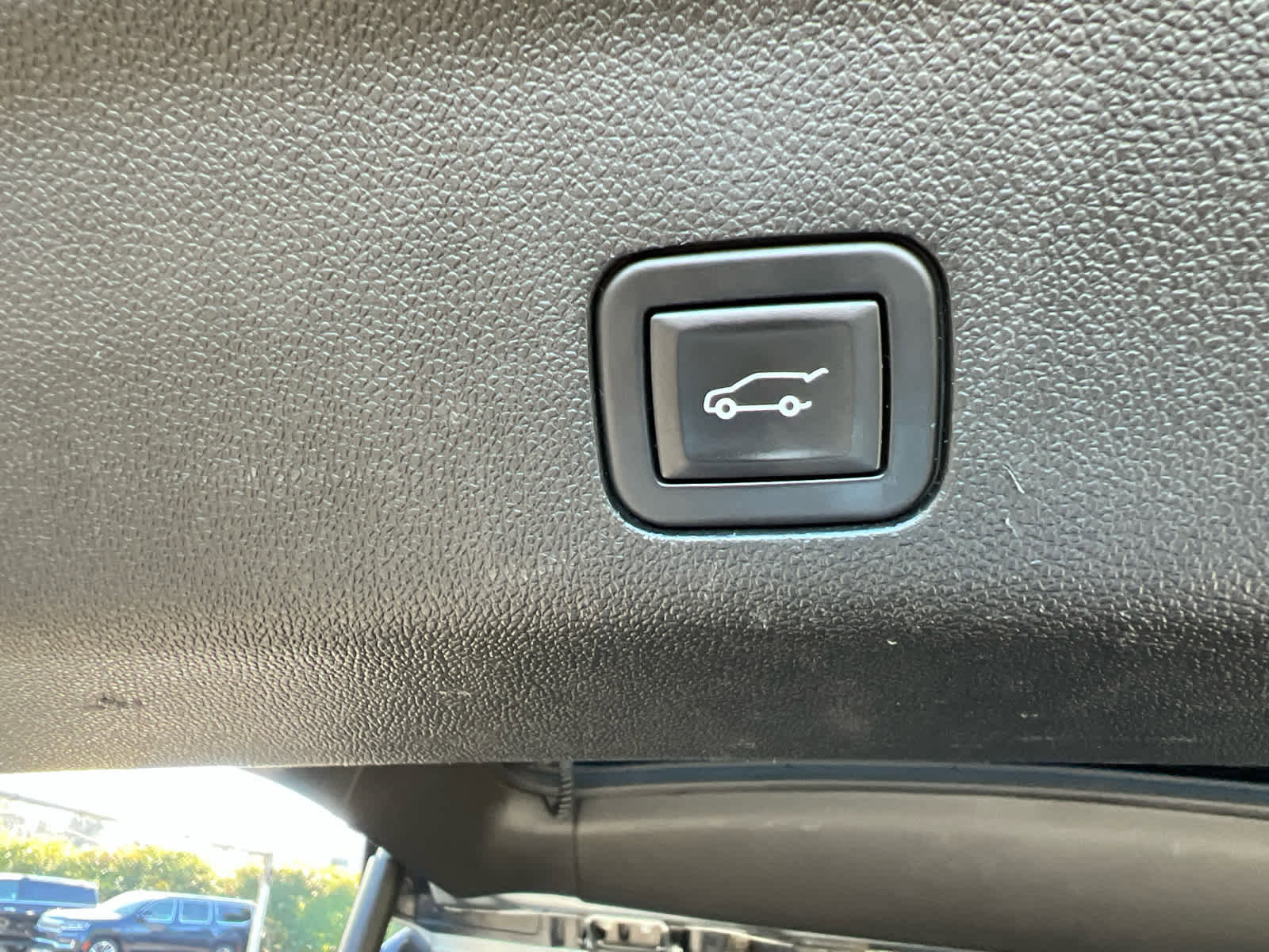 Used 2024 Chevrolet Suburban LT image 12