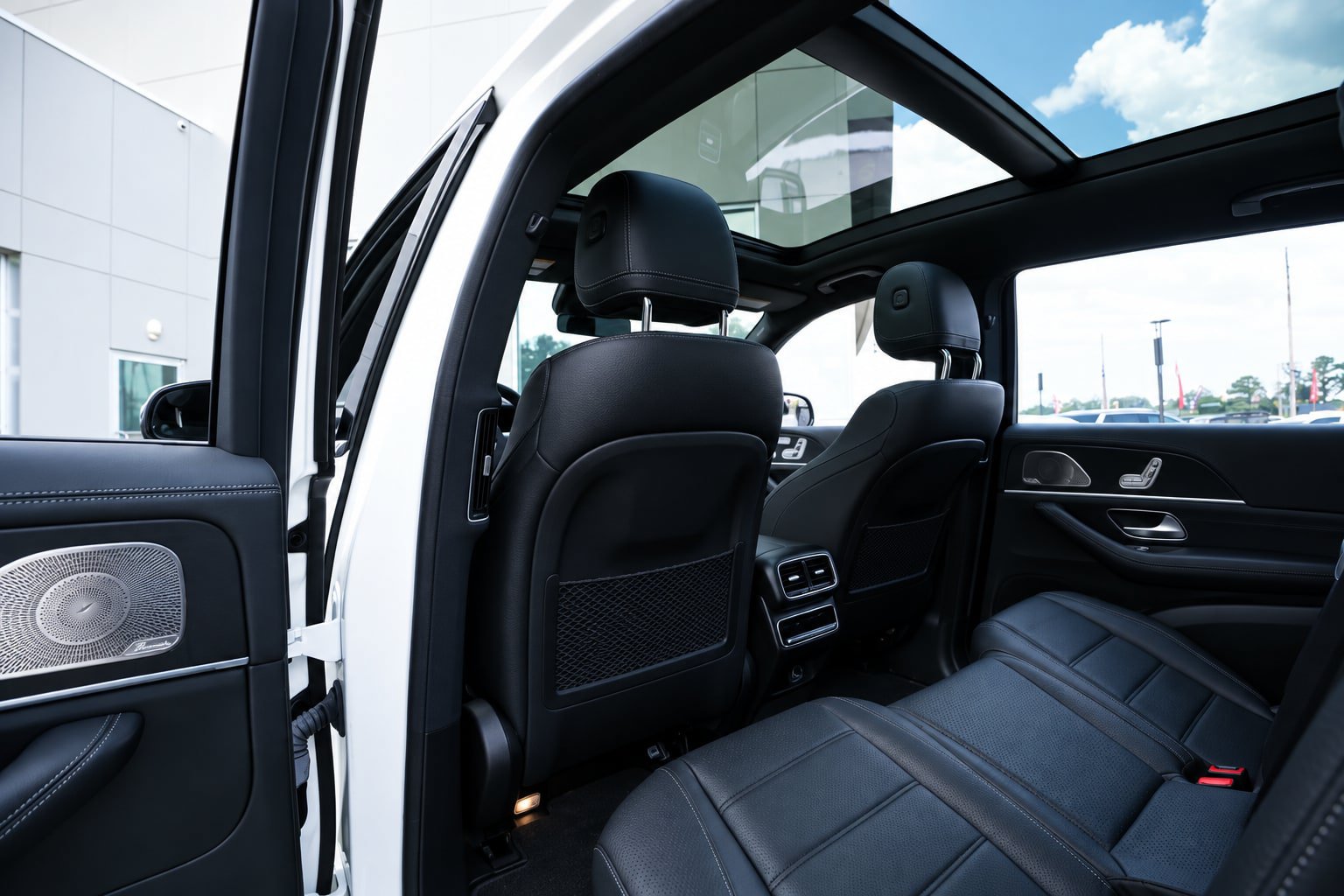 Used 2023 Mercedes-Benz GLS 450 4MATIC image 34