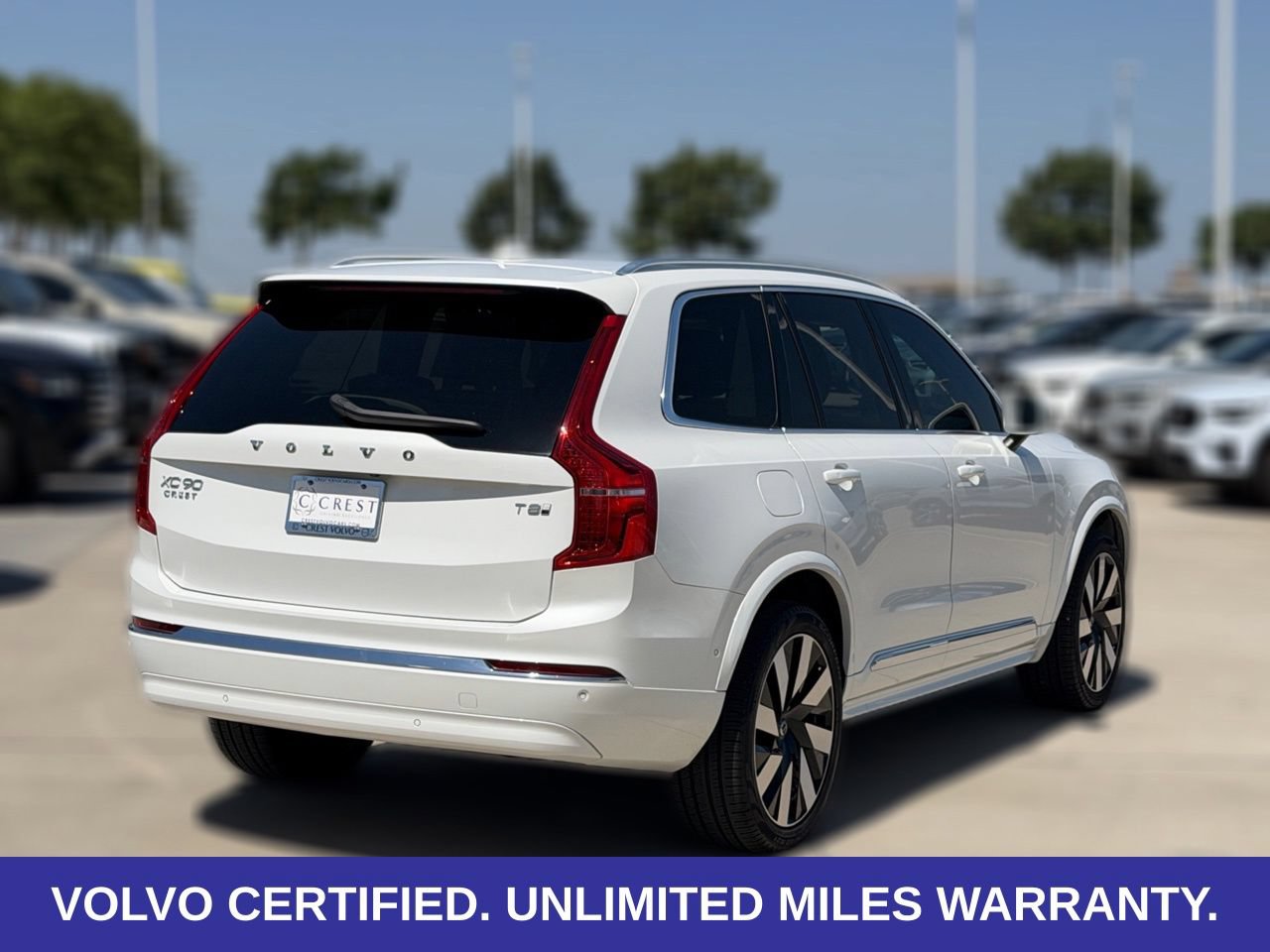 Certified 2025 Volvo XC90 T8 Plus AWD/4WD image 8