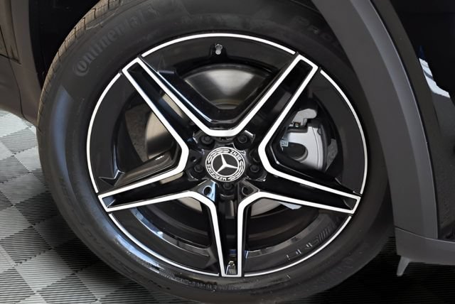 New 2026 Mercedes-Benz GLB 250 4MATIC image 33
