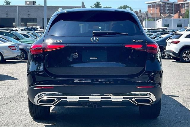 Used 2026 Mercedes-Benz GLC 300 4MATIC image 3