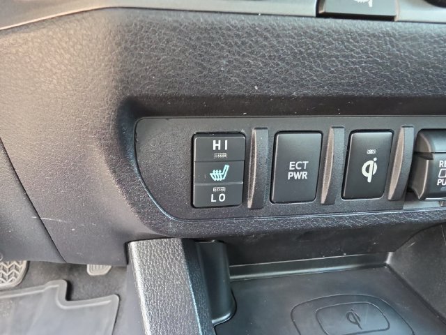Used 2020 Toyota Tacoma TRD Sport AWD/4WD image 19