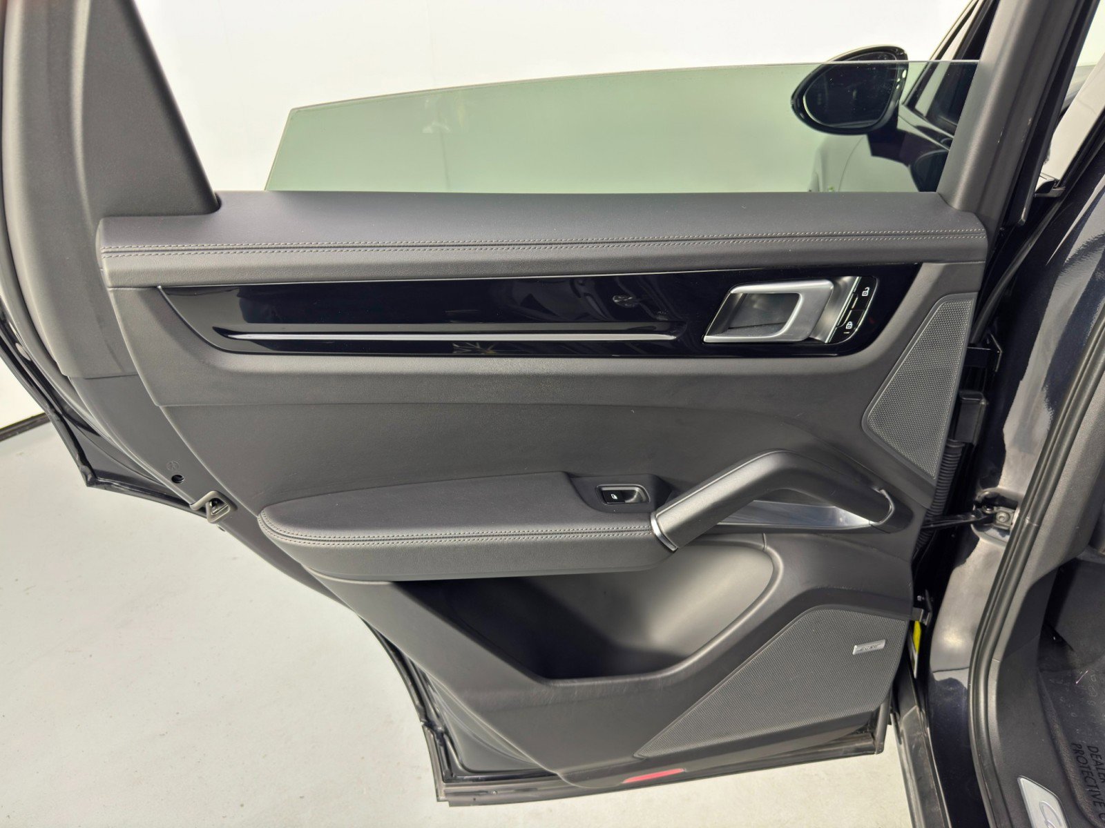 Used 2021 Porsche Cayenne Turbo S image 46