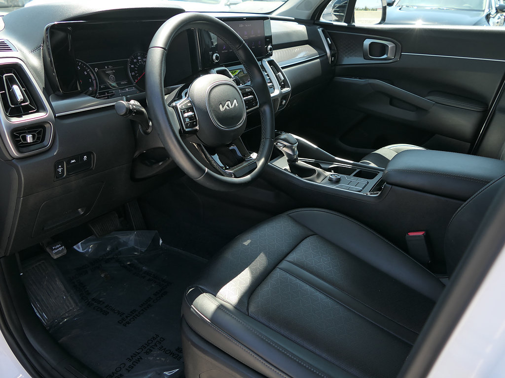 Used 2023 Kia Sorento S w/ Panoramic Sunroof Package FWD image 12