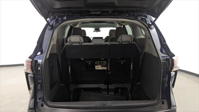 Used 2023 Toyota Sienna LE FWD image 18