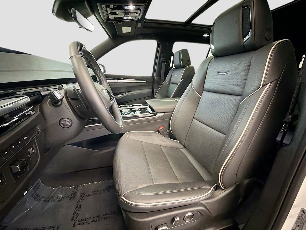 Used 2025 Cadillac Escalade Sport w/ LPO, ONYX Package image 21
