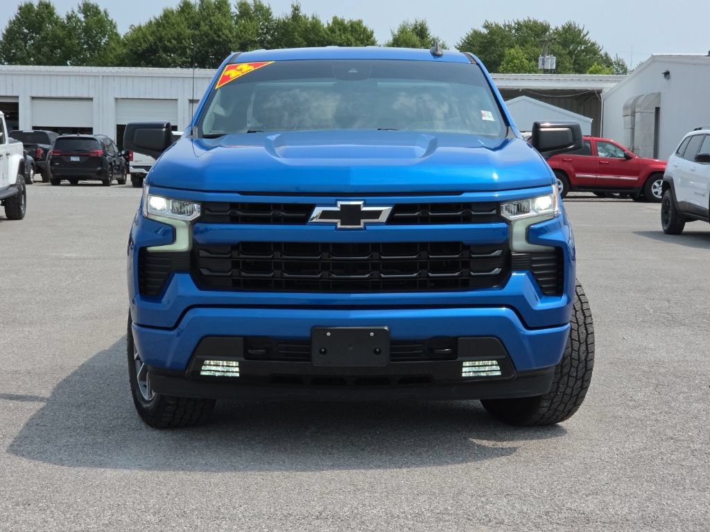 Used 2022 Chevrolet Silverado 1500 RST AWD/4WD image 2