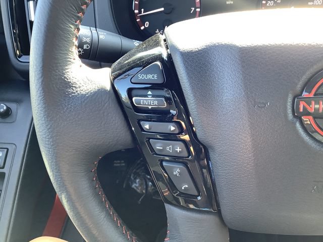 Used 2025 Nissan Frontier PRO-4X AWD/4WD image 13