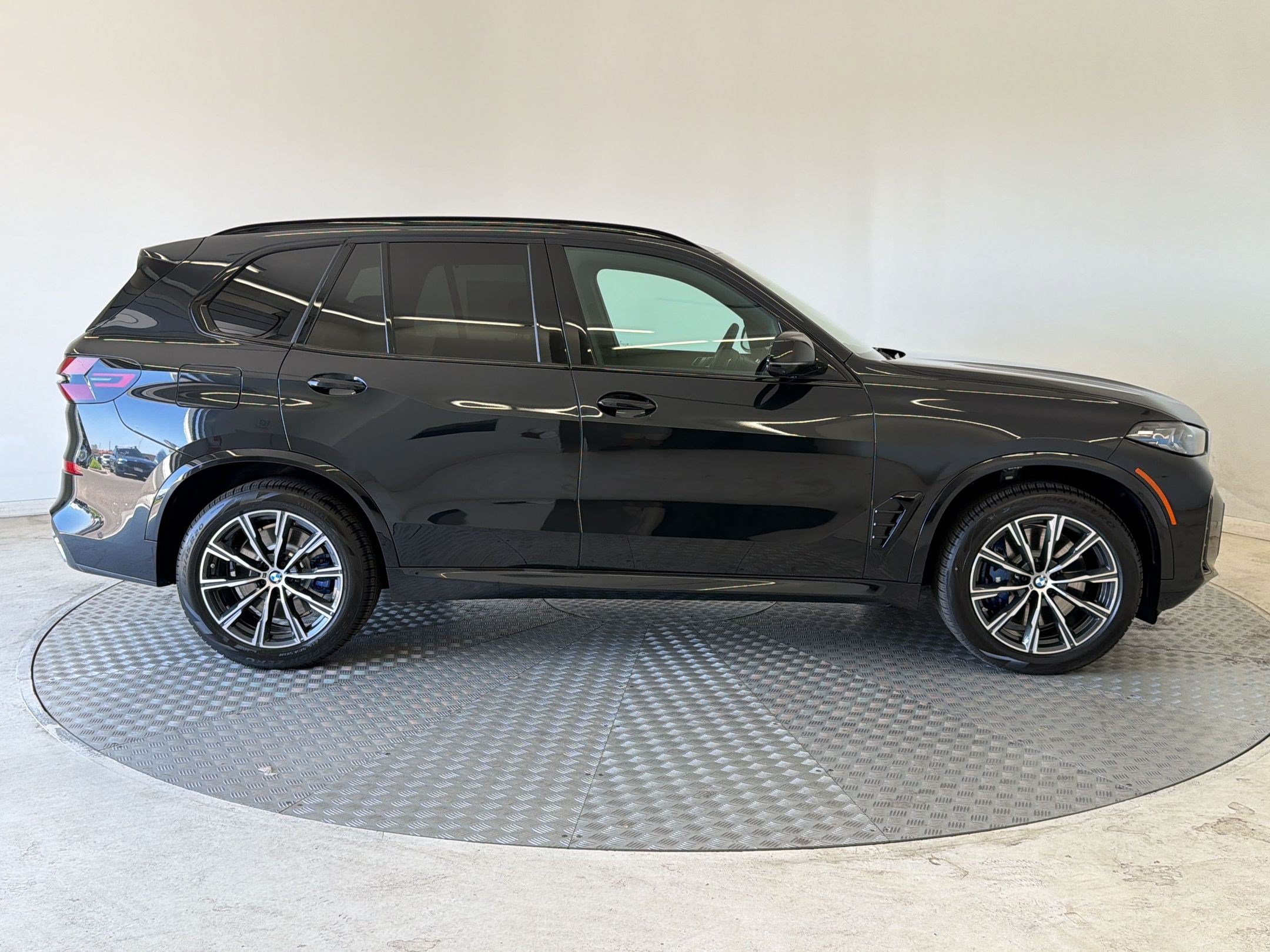 New 2026 BMW X5 M60i AWD/4WD image 8
