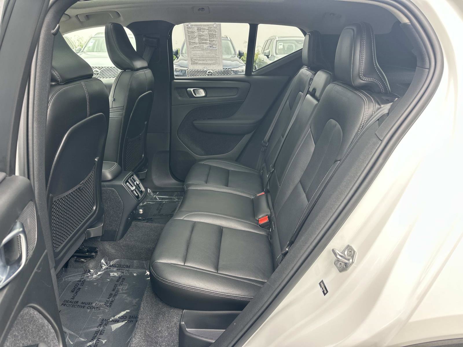 Certified 2021 Volvo XC40 T5 Momentum w/ Premium Package image 21