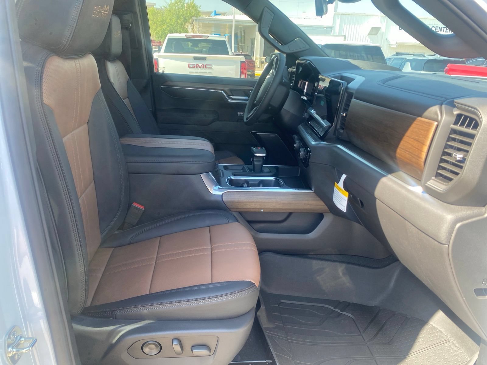 New 2026 Chevrolet Silverado 1500 High Country w/ High Country Premium Package AWD/4WD image 10