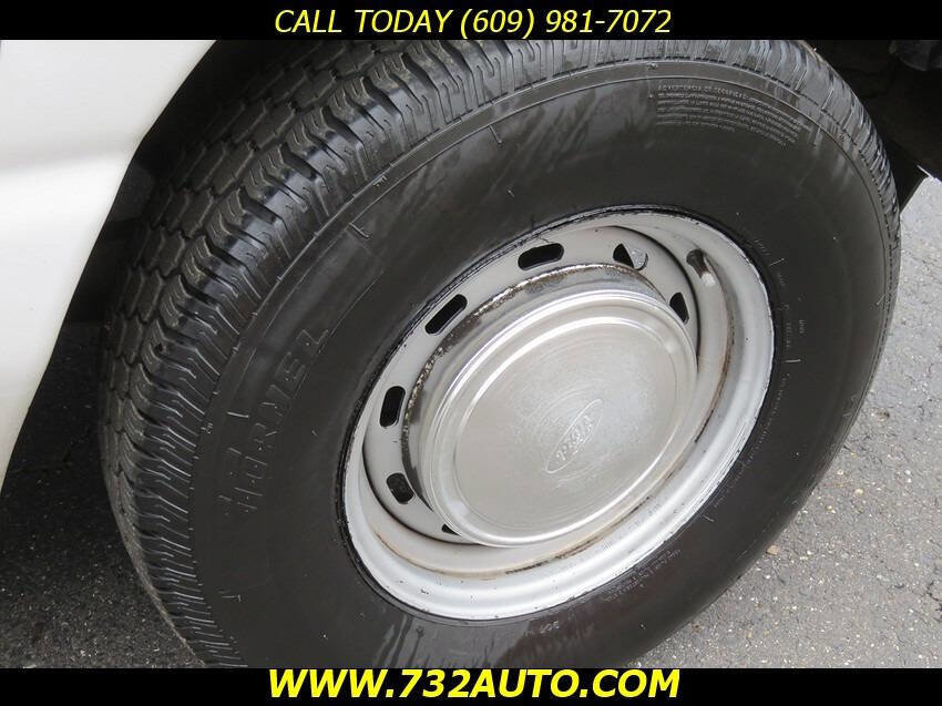 Used 2002 Ford E-150 and Econoline 150 RWD image 11