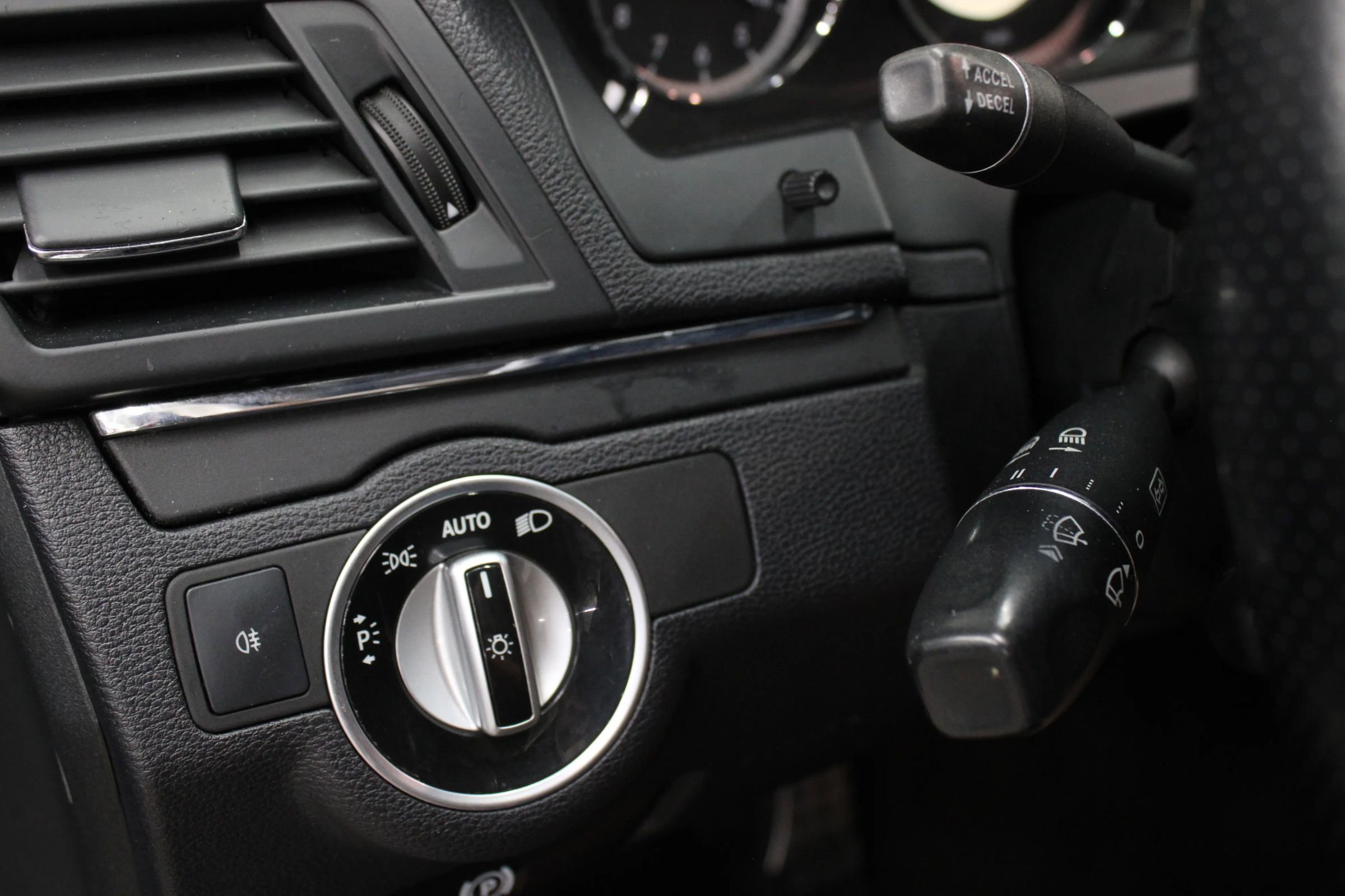 Used 2012 Mercedes-Benz E 350 Coupe image 25