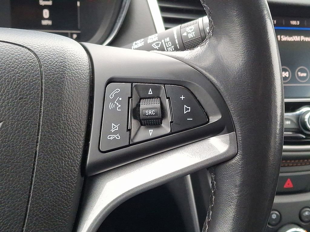 Used 2022 Chevrolet Trax LT w/ LT Convenience Package image 25