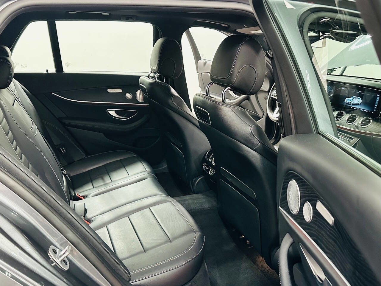 Used 2019 Mercedes-Benz E 450 E 450 4MATIC AWD 4dr Wagon image 27