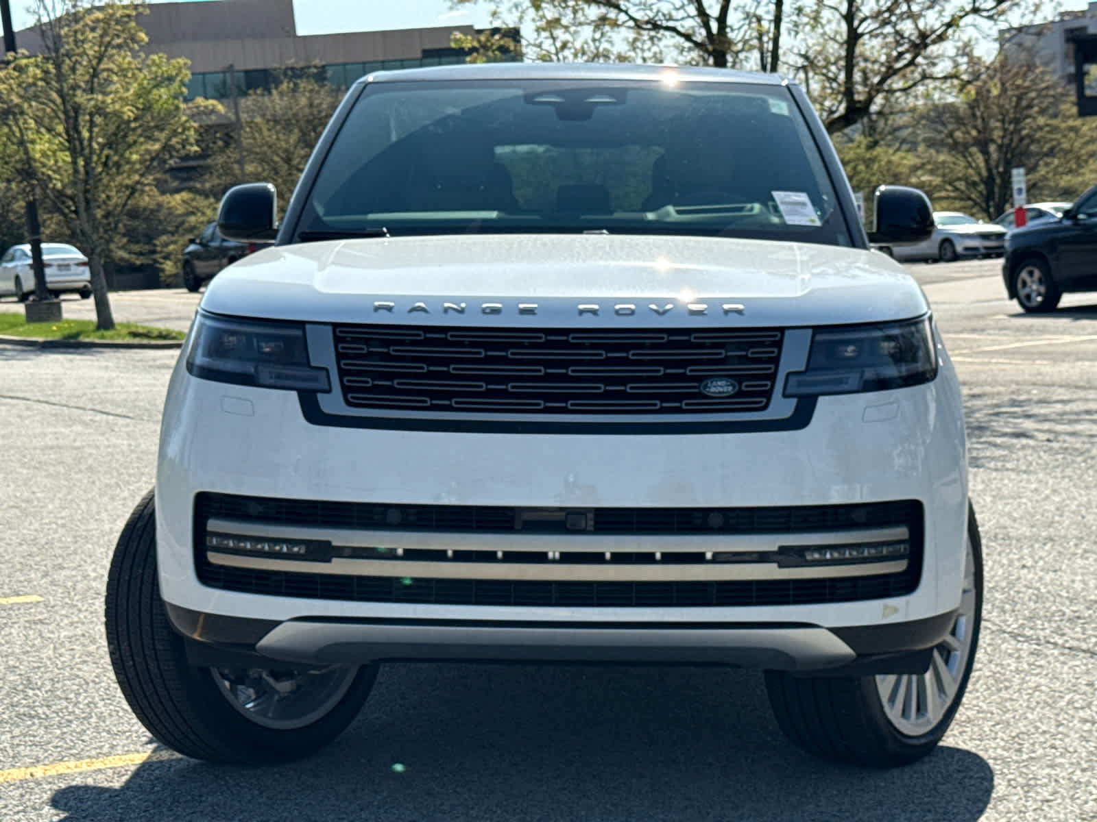 New 2025 Land Rover Range Rover Long Wheelbase SE image 2