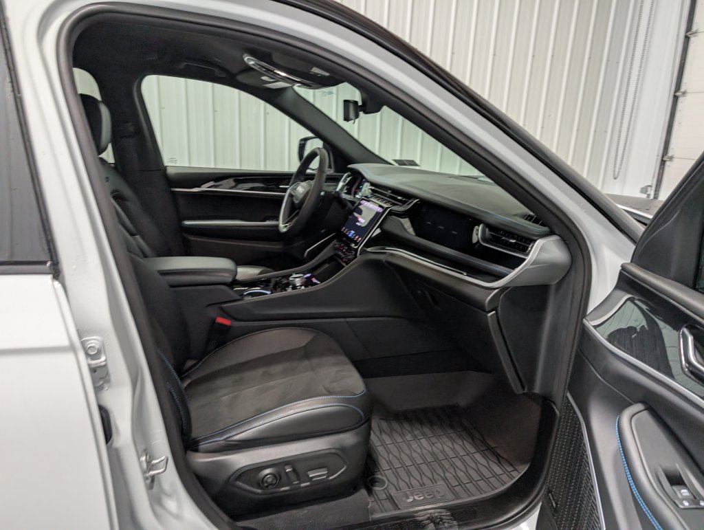 Used 2023 Jeep Grand Cherokee Trailhawk w/ Advanced Protech Group II AWD/4WD image 29
