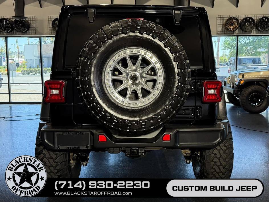 Used 2025 Jeep Wrangler Unlimited Rubicon AWD/4WD image 11