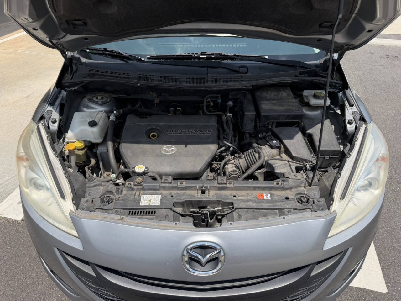 Used 2012 MAZDA MAZDA5 Touring w/ Moonroof & Audio Pkg FWD image 34