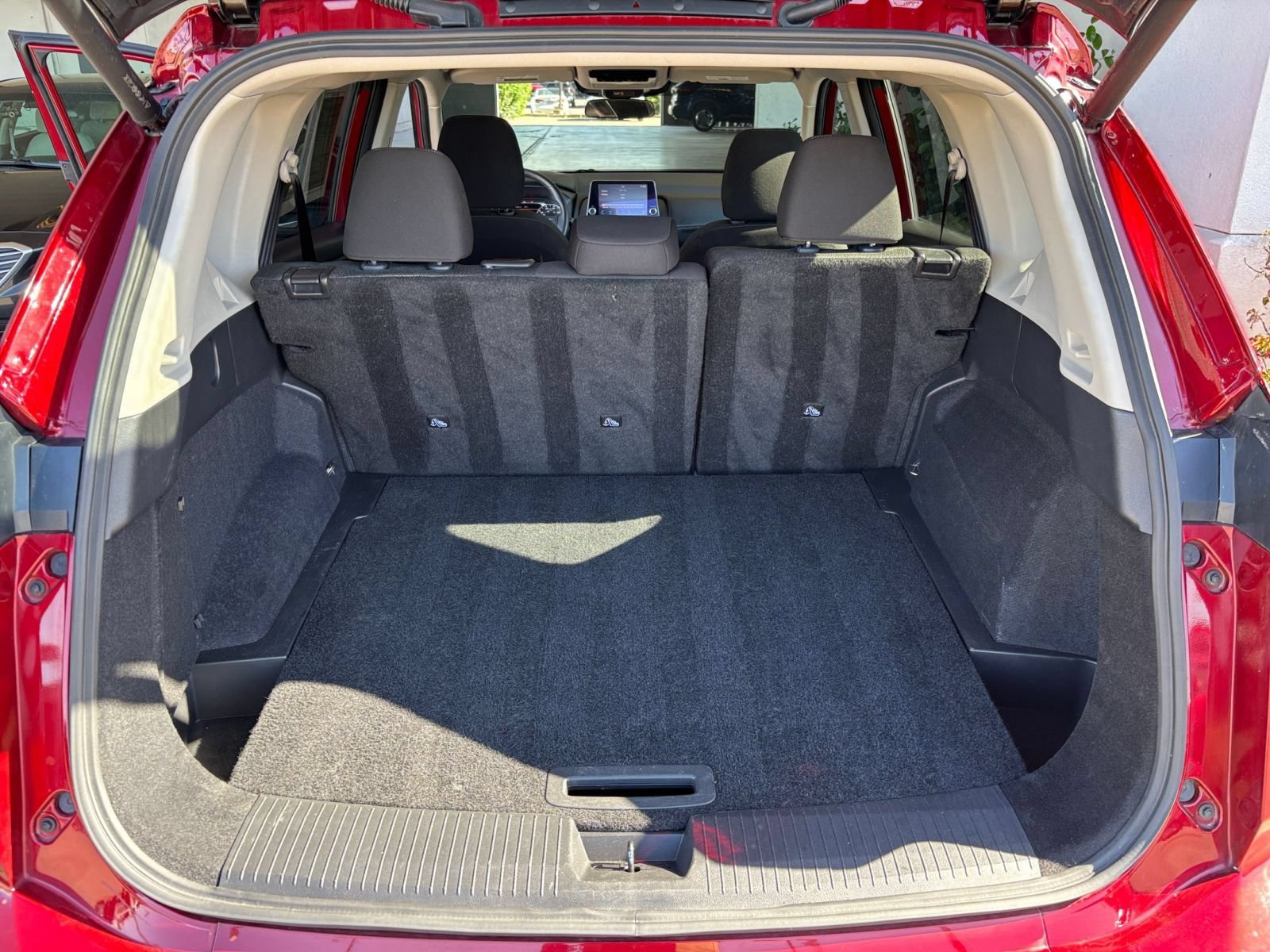 Used 2025 Nissan Rogue SV FWD image 33