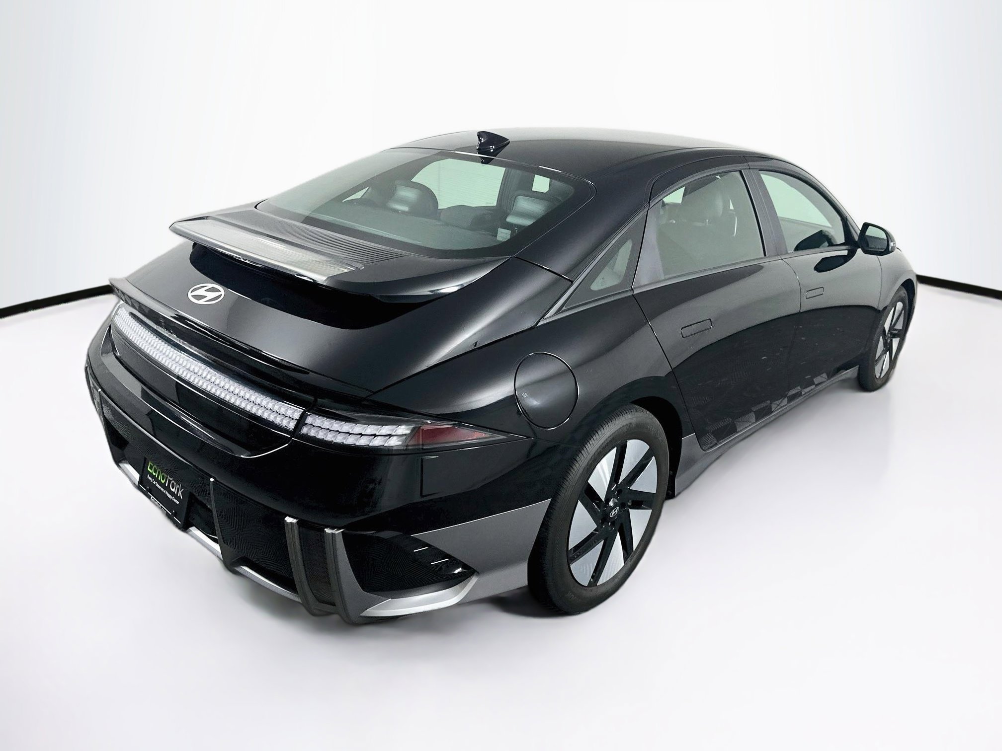 Used 2024 Hyundai Ioniq 6 SE RWD image 9