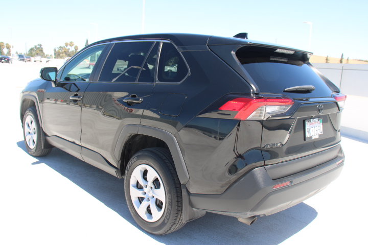Certified 2024 Toyota RAV4 LE FWD image 5