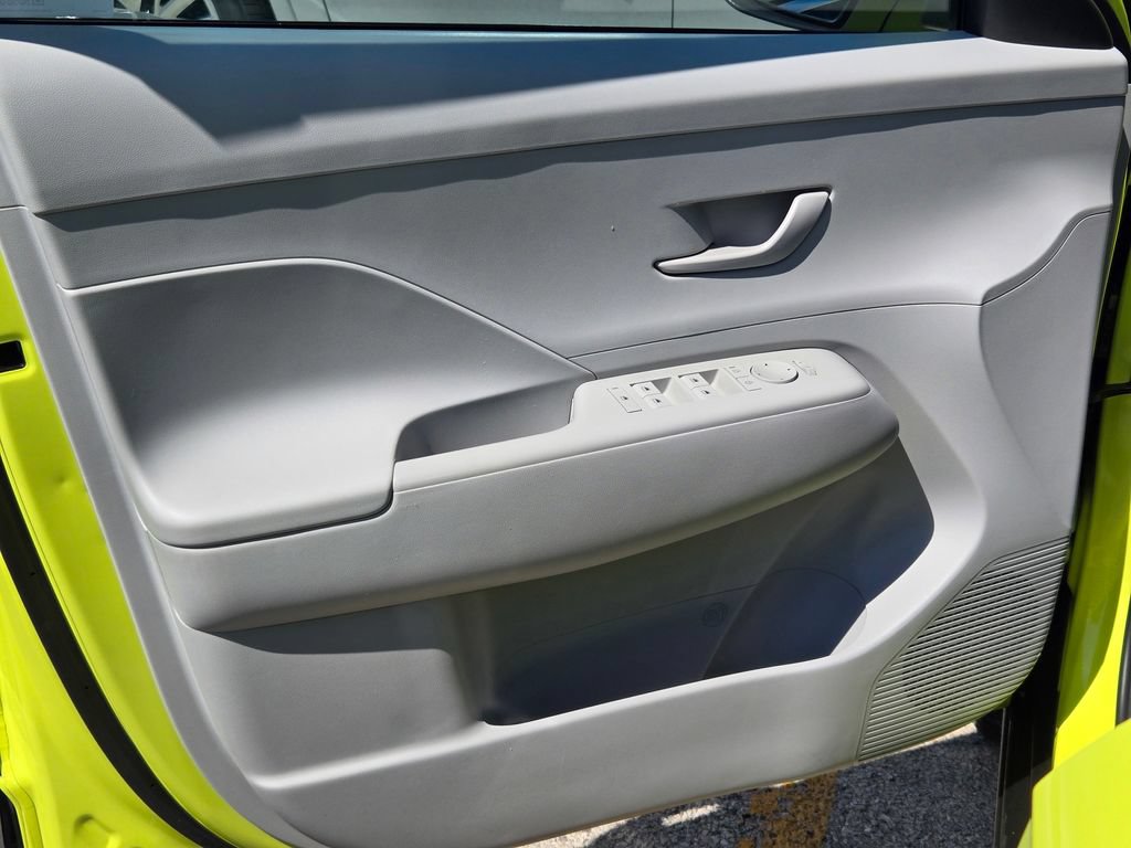 Certified 2024 Hyundai Kona SEL AWD/4WD image 28
