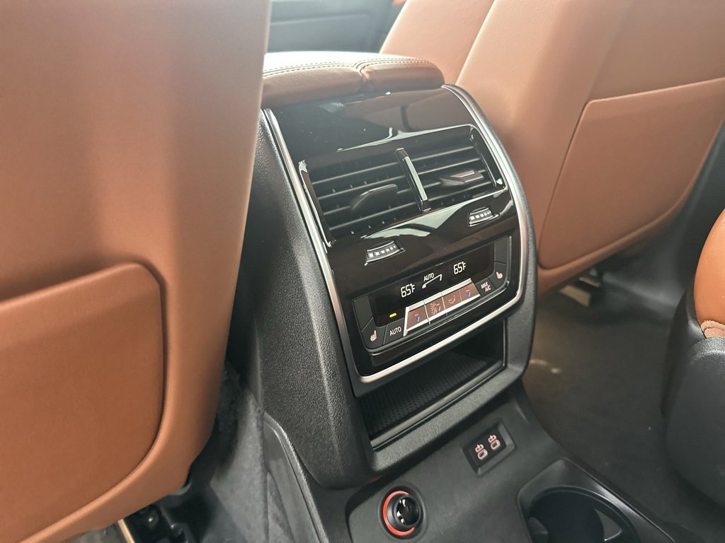 New 2026 BMW X7 M60i image 25