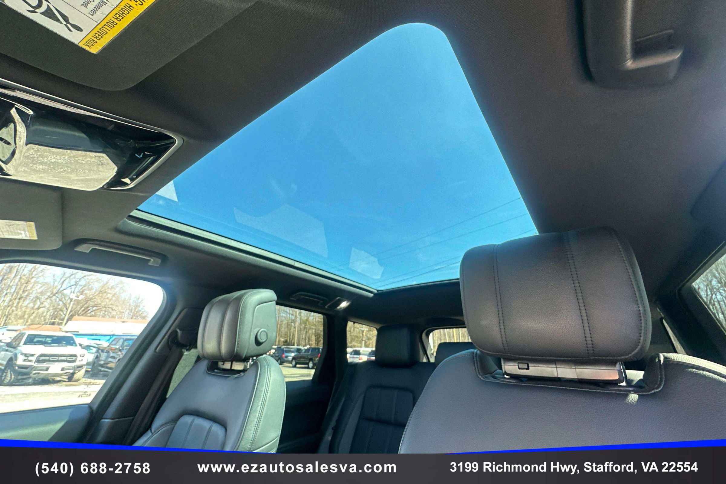 Used 2018 Land Rover Range Rover Sport SE image 25