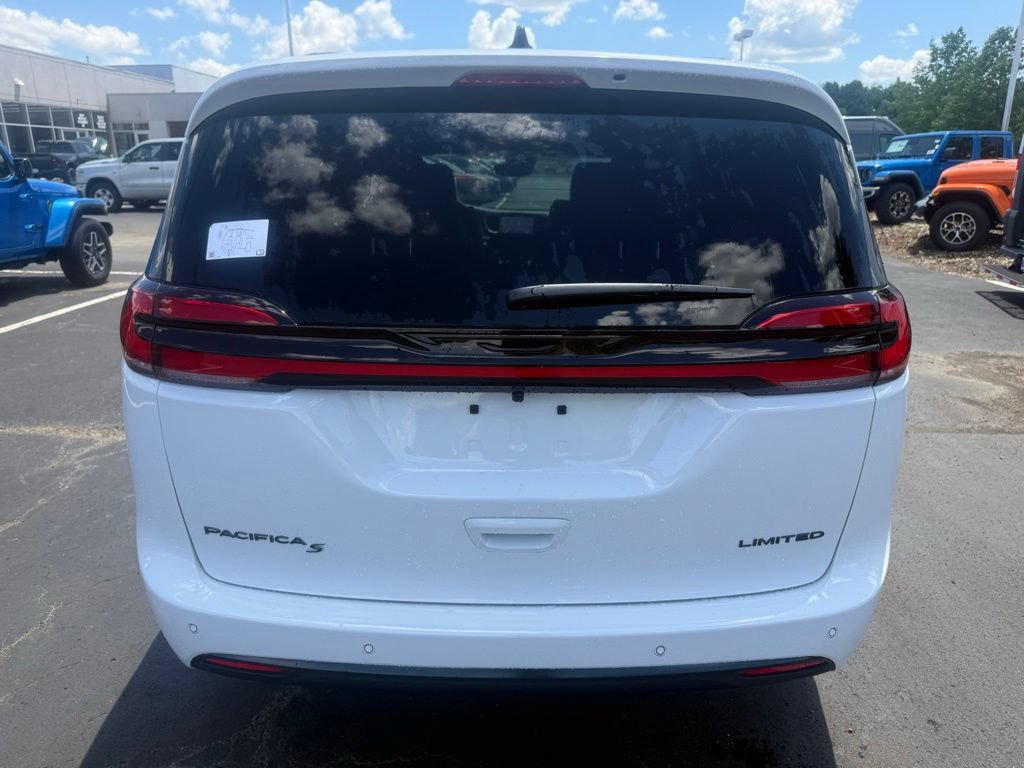 New 2027 Chrysler Pacifica Limited w/ Family Tech Group FWD image 5